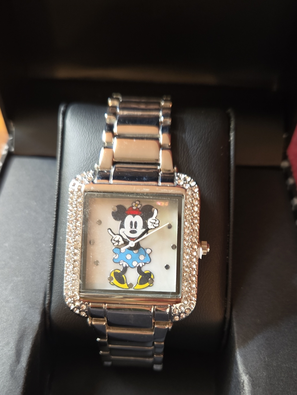 VTG Disney Womens Minnie Mouse Silvertone Moving Hands Watch NIP